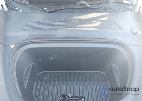 2020 Tesla Model Y Long Range Dual Motor All-Wheel Drive z USA, uszkodzony, nr VIN 5YJYGDEEXLF037010